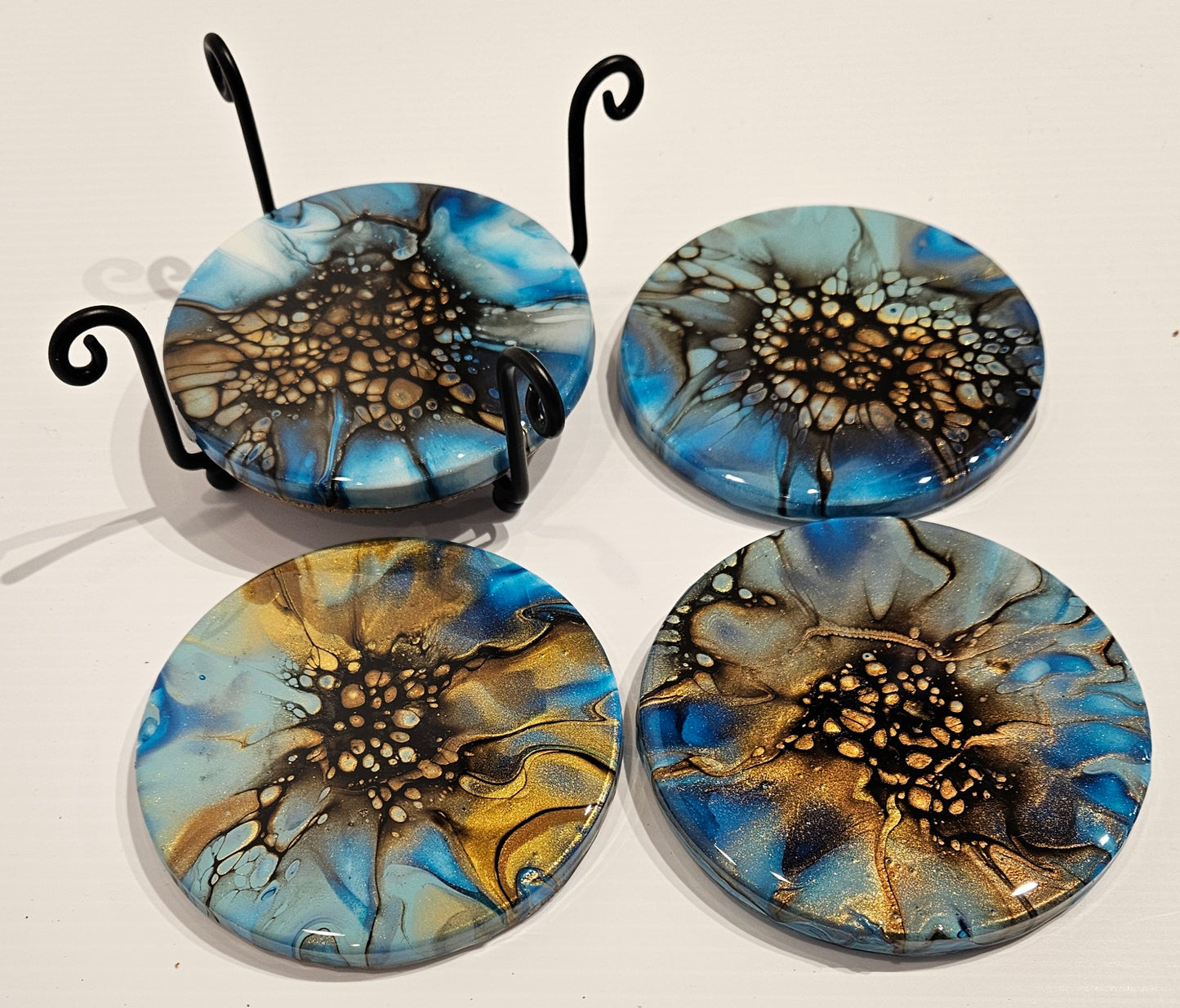 Coaster - Set of 4, Round with Holder - Blue/Gold 1