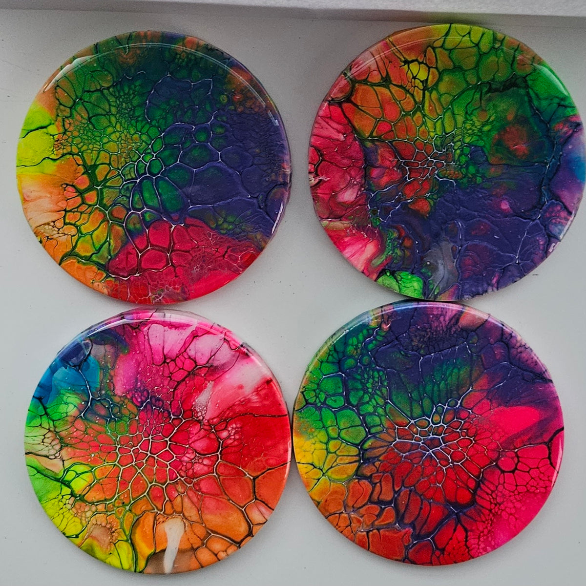 Coaster - Set of 4, Rnd w Holder - Fluorescent Rainbow