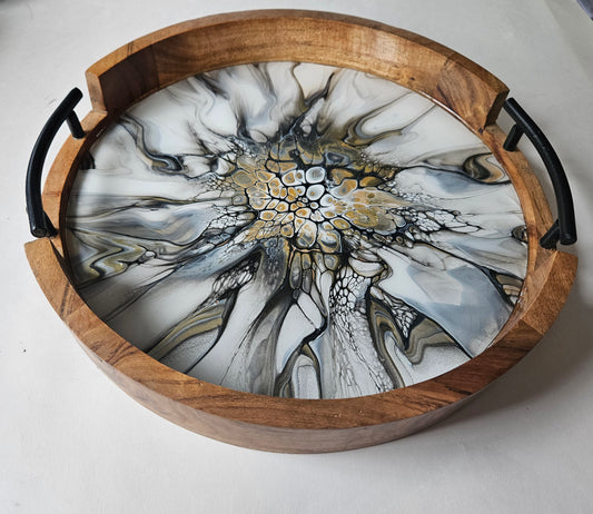 12" Rnd Tray w Metal Handle - Naturally Metallic 3