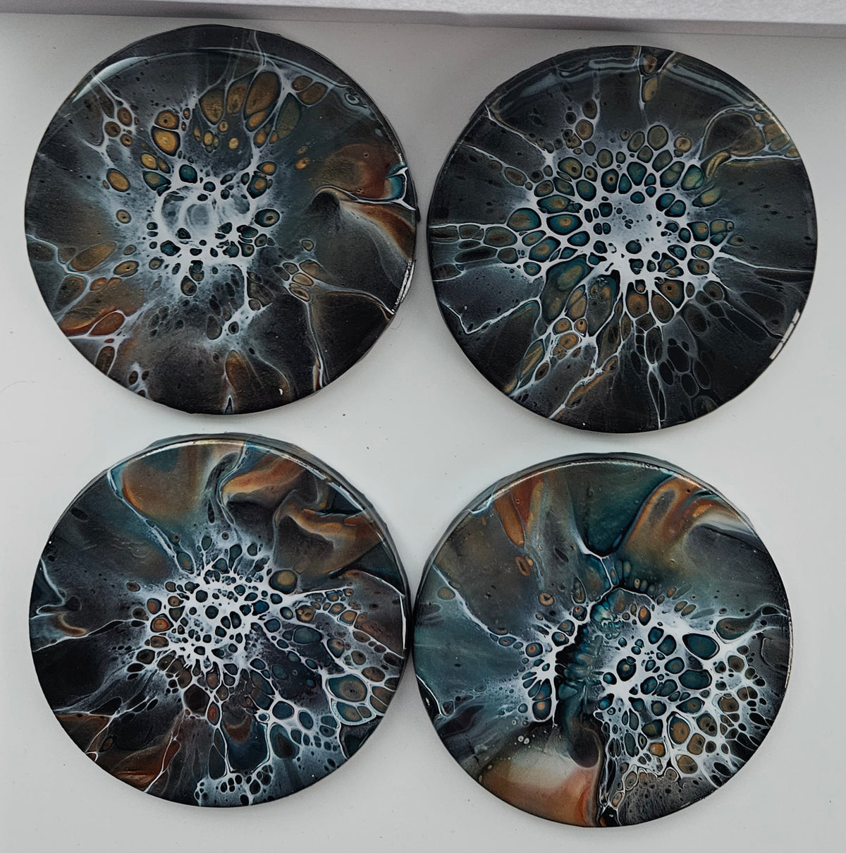 Coaster - Set of 4, Rnd w Holder - Navajo Glow