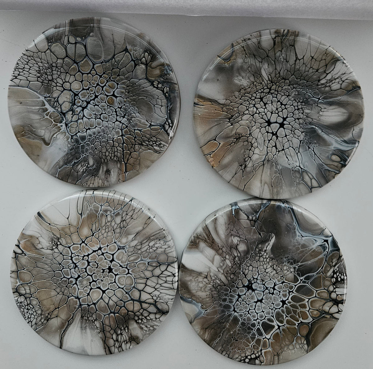 Coaster - Set of 4, Rnd w Holder - Naturally Metallic